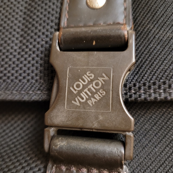 Louis Vuitton Damier Geant Loup Shoulder Cross Bag Black (authetic) unisex - Picture 9 of 13